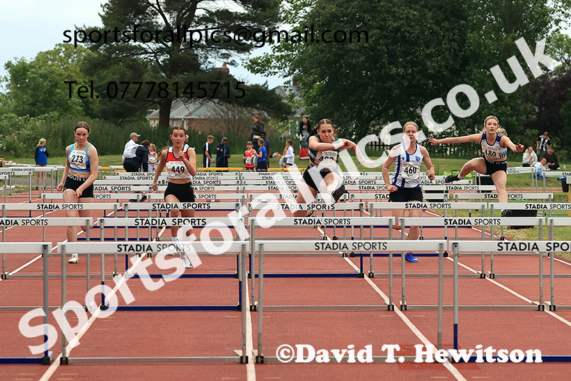 The hurdles, 2025 NEGP No 3, Monkton. Photo: David T. Hewitson/Sports for All Pics